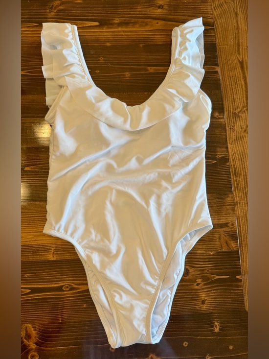 Shade & Shore Other - NWT Shade & Shore White Ruffle One-Piece Swimsuit Size M‎